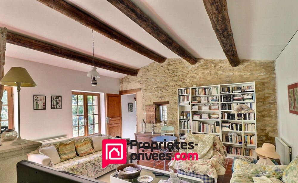 Uzès, proche , petit Mas sur 5000 m2 de terrain