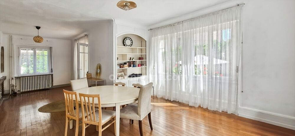 90000 BELFORT CENTRE- MAISON DE MAITRE- 6 PIECES- 5 CHAMBRES- SOUS SOL COMPLET- PARKING- TERRASSE- CALME