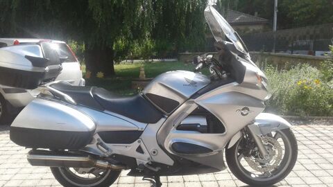 Annonce voiture Moto HONDA 7500 €