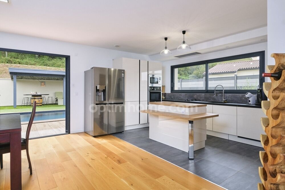 EXCLUSIVITE - Vienne, villa contemporaine aux prestations haut de gamme