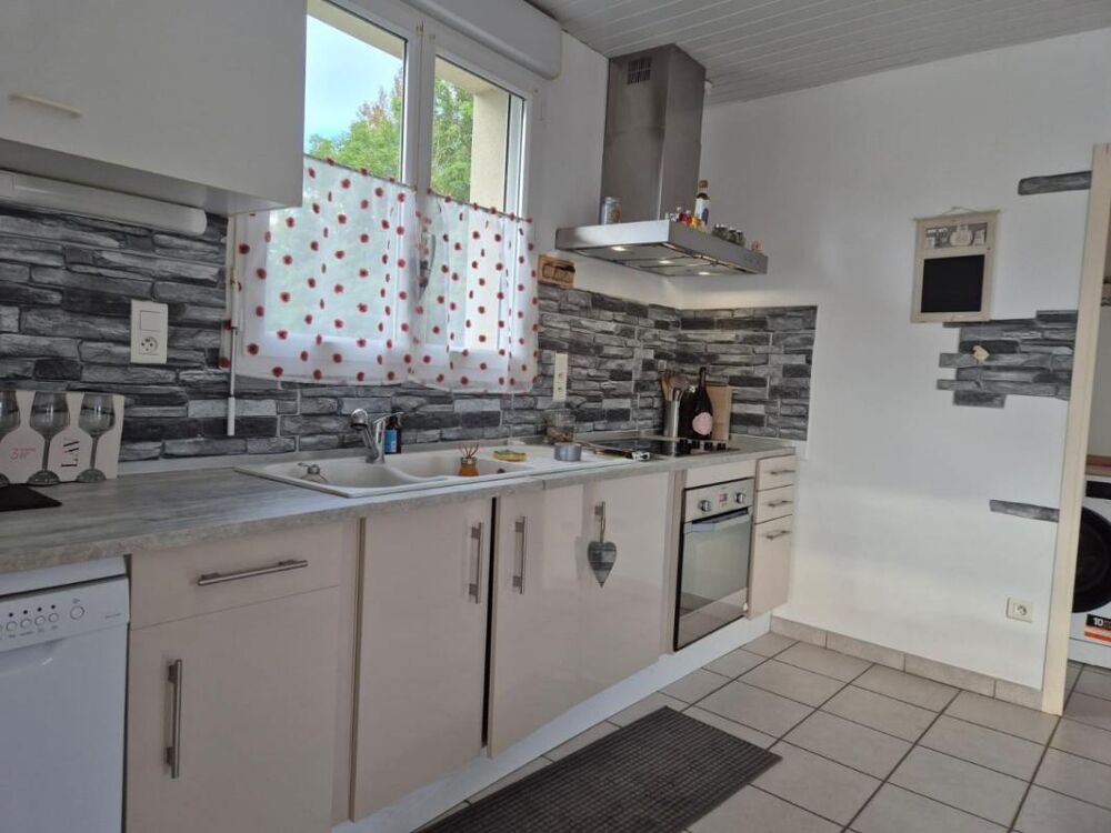 Location Maison MAISON 5 PIECES - 120 M² - ST PIERRE EYNAC Saint pierre eynac