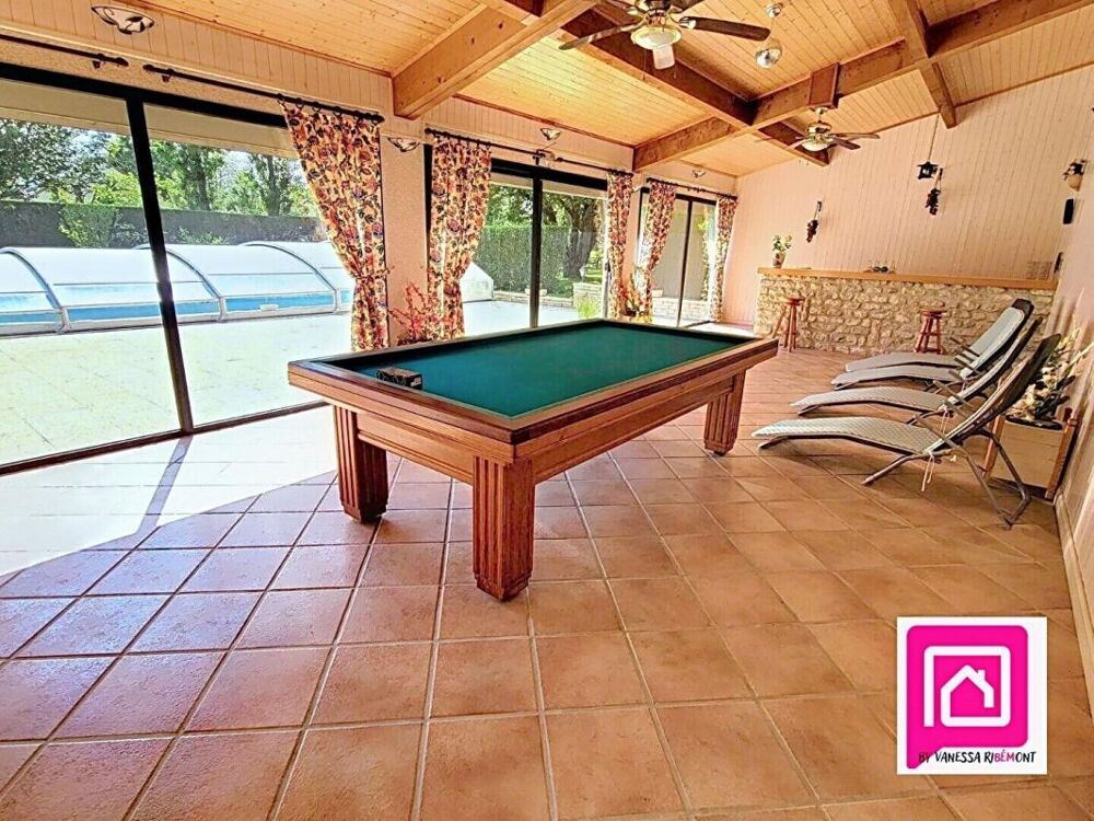 Propriété avec piscine couverte, salle de réception et 3 369 m² de terrain ? À seulement 10 minutes de Châteaudun