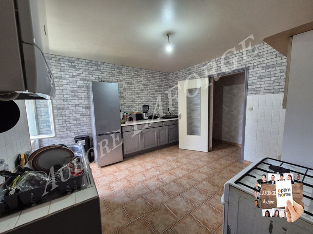 Vente Maison Maison à vendre 7 pièces sur la commune de Le Blanc (36)50 min de Chateauroux,30 min de Montmorillon,20min de Saint Savin Le blanc