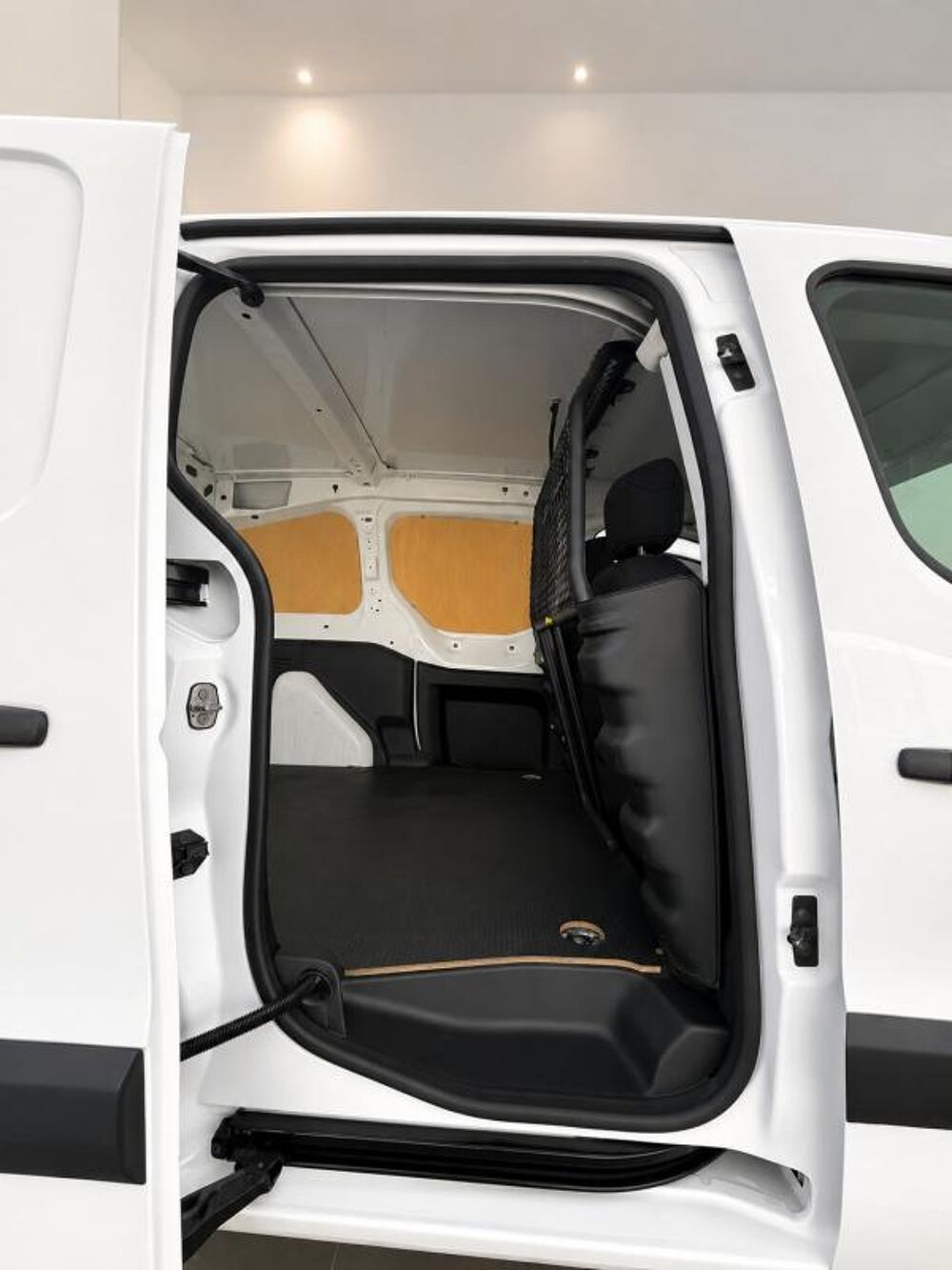 Partner 1&deg; Main / 1.6L B HDI 75cv Pack PRO Seulement 7 200km ! idem 2019 occasion 60430 Abbecourt