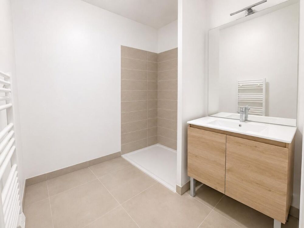 Location Appartement Appartement T3 neuf avec balcon et parking à Uzès Uzes