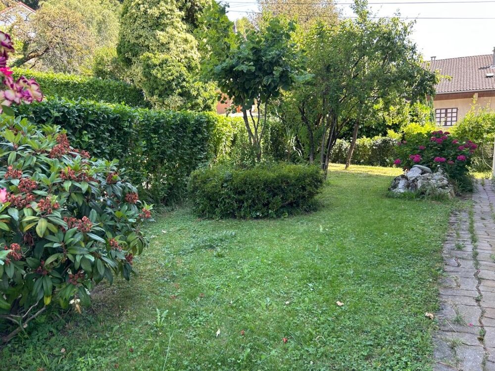 Vente Maison Albertville maison 154 m2 env composée de 2 appartements indépendants, garage double sur terrain de 800 m2 env Albertville