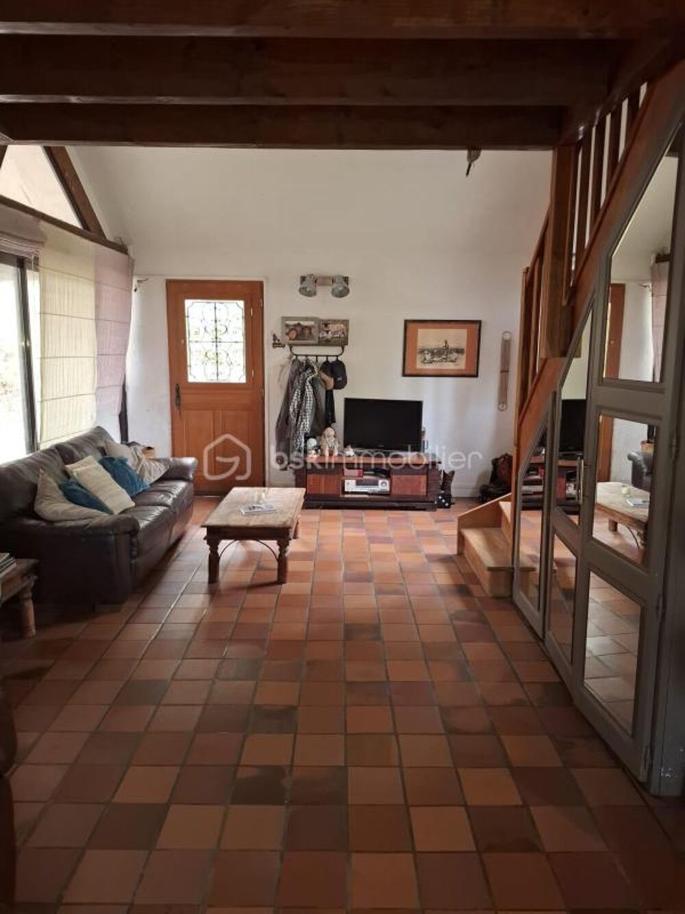 Maison sur terrain boisé de 8417m2 avec garage et abris