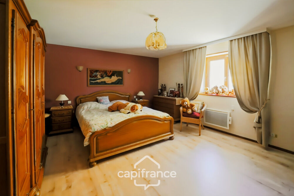 Vente Maison Maison en pierre au calme avec piscine, 5 chambres et plus de 1,6 hectare de terrain - Proche Lons-le-Saunier (39000) Beaufort