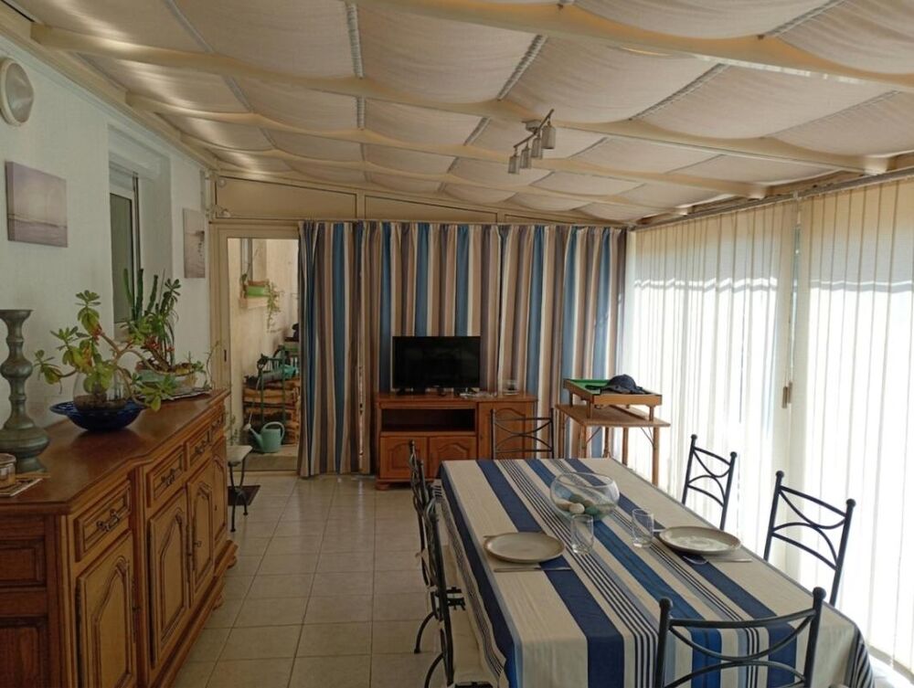 Vente Maison Maison plain-pied de 145M² sur un terrain de 1000M² + garage + dépendance Etauliers