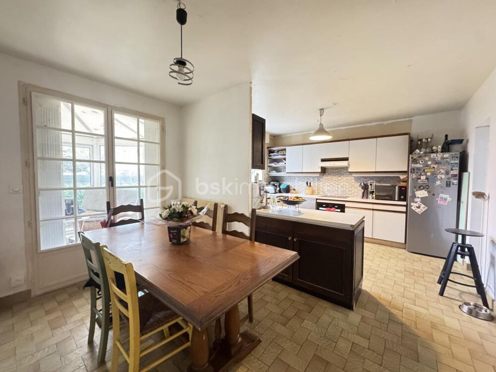 Vente Maison Maison familiale à fort potentiel d'environ 198 m² – 7 chambres avec sous-sol total aménageable Saint jean de braye