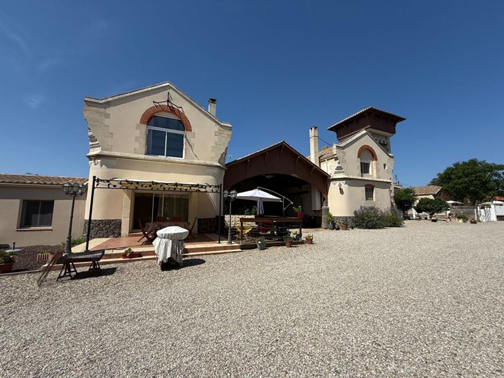 Domaine de caractère avec gîtes, chambres d'hôtes et parc de 1,7 hectare à Vias