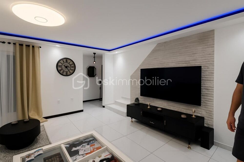 Idéale investisseurs, charmante maison 3 chambres à Hyères avec terrasse et garage dans un quartier paisible