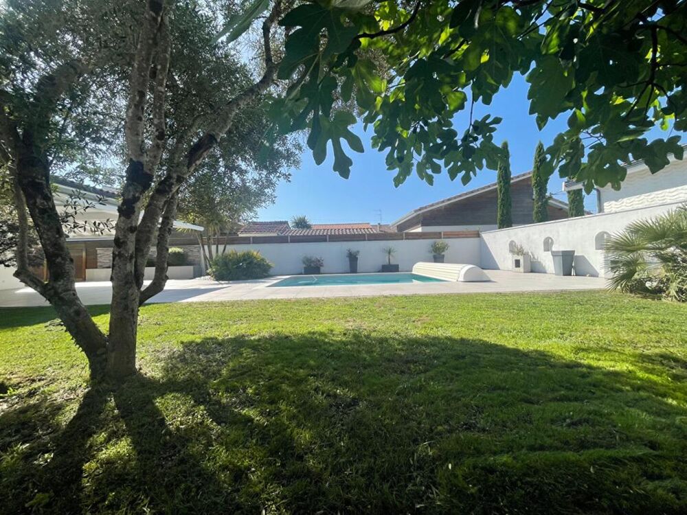 Vente Maison Maison Pessac 7 pièce(s) 5 CHAMBRES + BUREAU 194 m2 Pessac