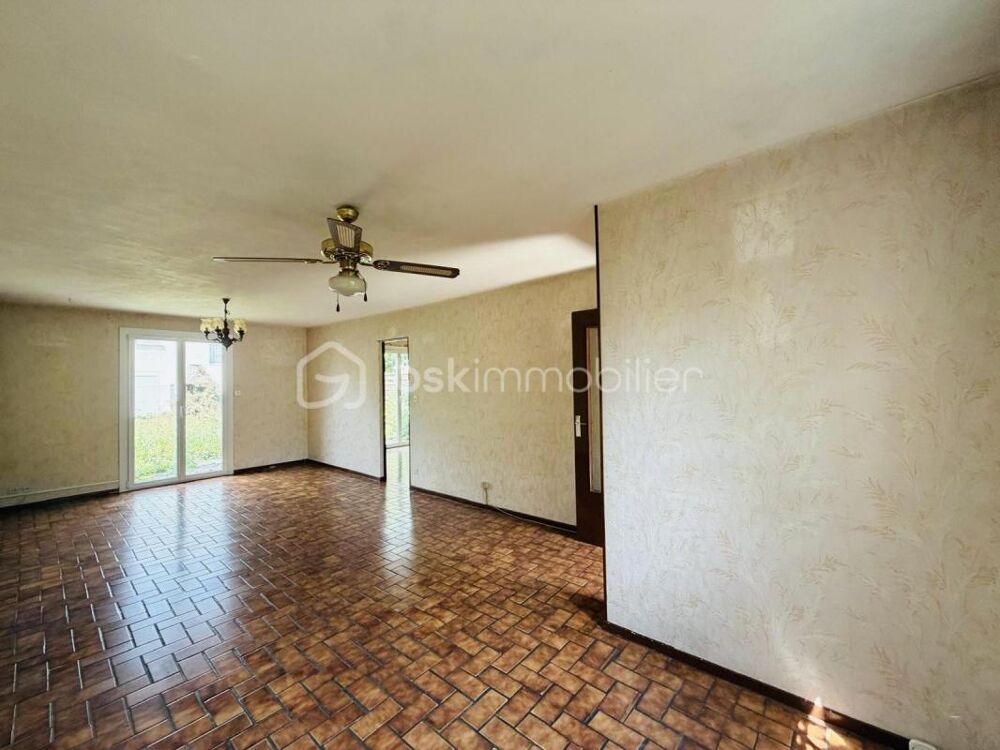 Maison familiale avec 3 chambres et sous-sol complet