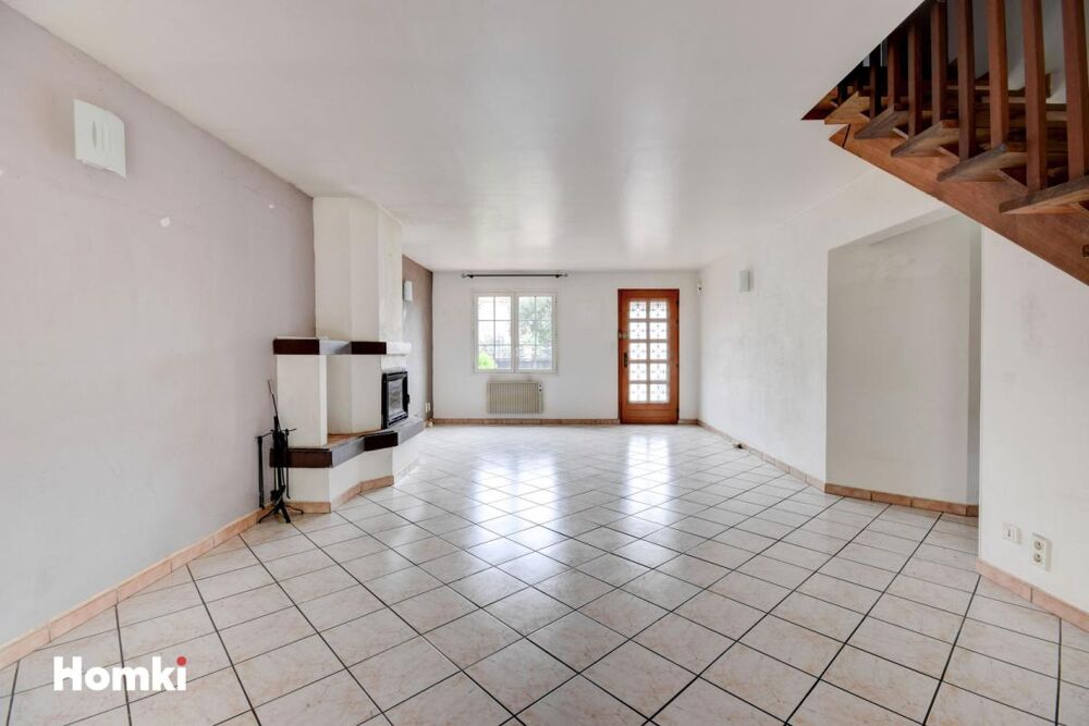 Vente Villa VILLA DE TYPE 4 JUMELEE D'UN COTE AVEC 2 TERRASSES UN JARDIN ET GARAGE Marseille 13