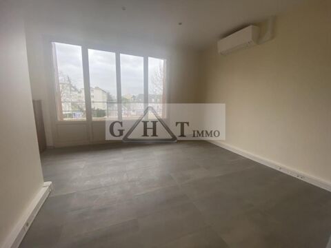 Bureau 90 m² à louer Créteil Village 2500 94000 Creteil