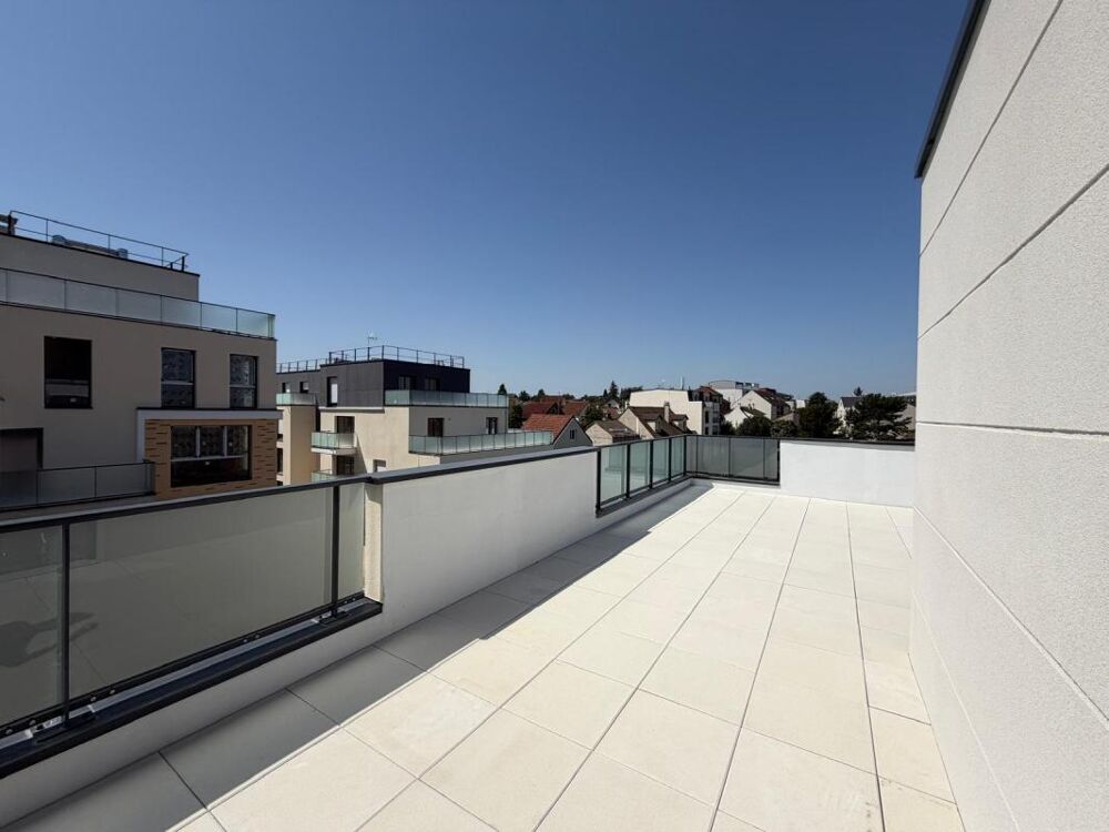 Vente Appartement DERNIER ÉTAGE 4 PIÈCES AVEC TERRASSE DE 50M2 ET PARKING AU CALME SUR JARDIN Noisy le grand