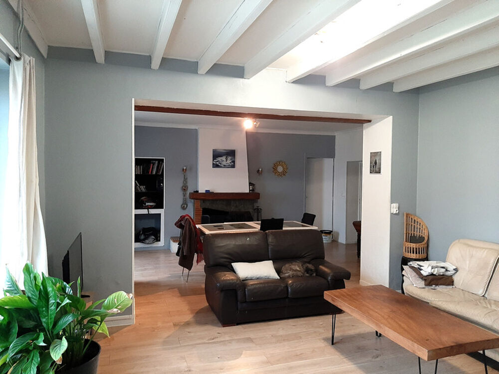 Vente Maison Maison 195 m² avec Piscine et Dépendances – Pouillé (Proche commerces & écoles) Pouille