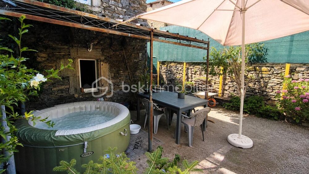 ? MAISON DE VILLAGE  105 m²  3 CHAMBRES  JARDIN  GARAGE ?