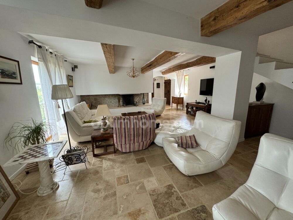  vendre  Proprit/chteau Aiglun (04510)