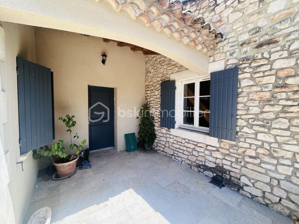 à vendre  Propriété/château Eyragues (13630)