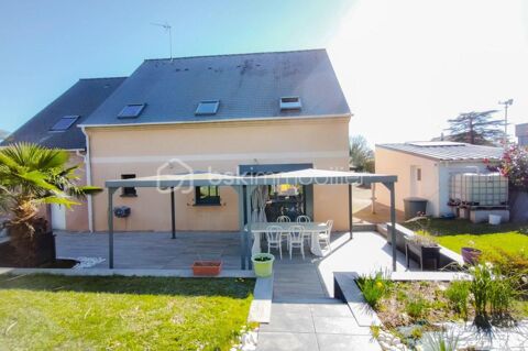   Maison de 142 m� avec piscine - 5 chambres - 53320 Loiron-Ruill� Maison - 7 pi�ce(s) - 142 m�