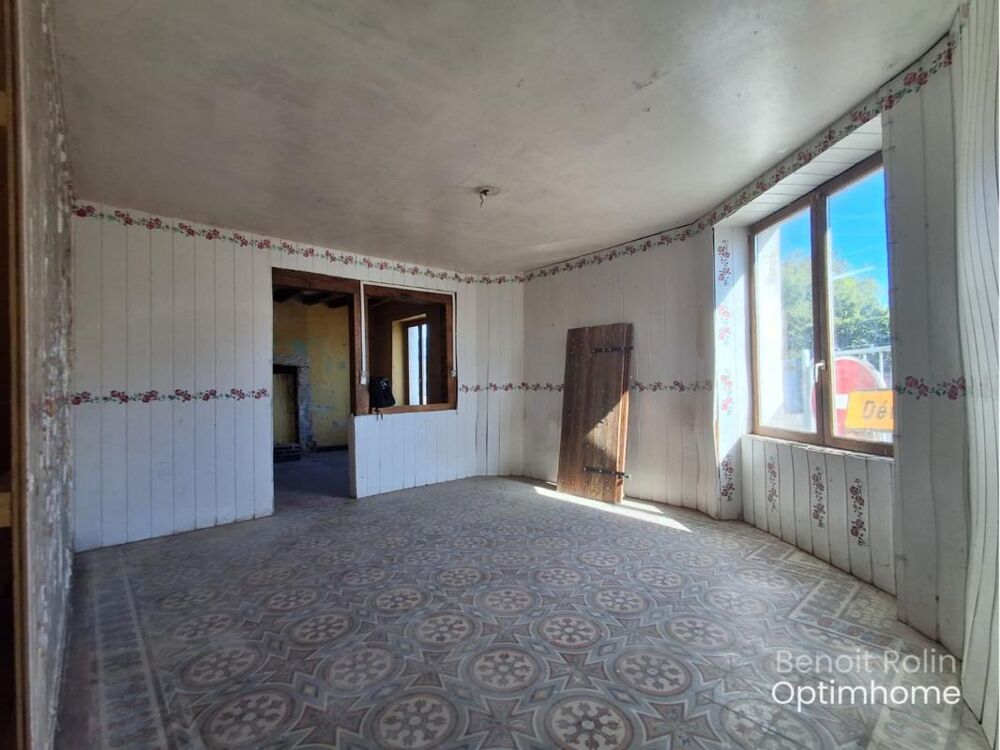 Maison à rénover entièrement  Environ 140 m²  Fort potentiel  Saosnes (72)
