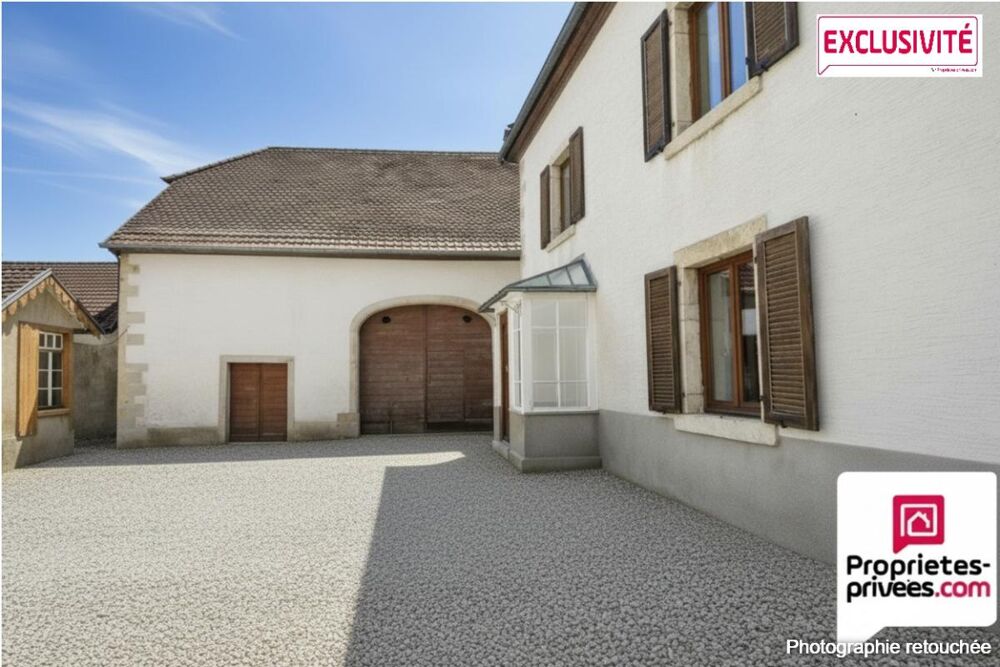Corps de ferme avec 2 maisons, une grange, prévoir travaux