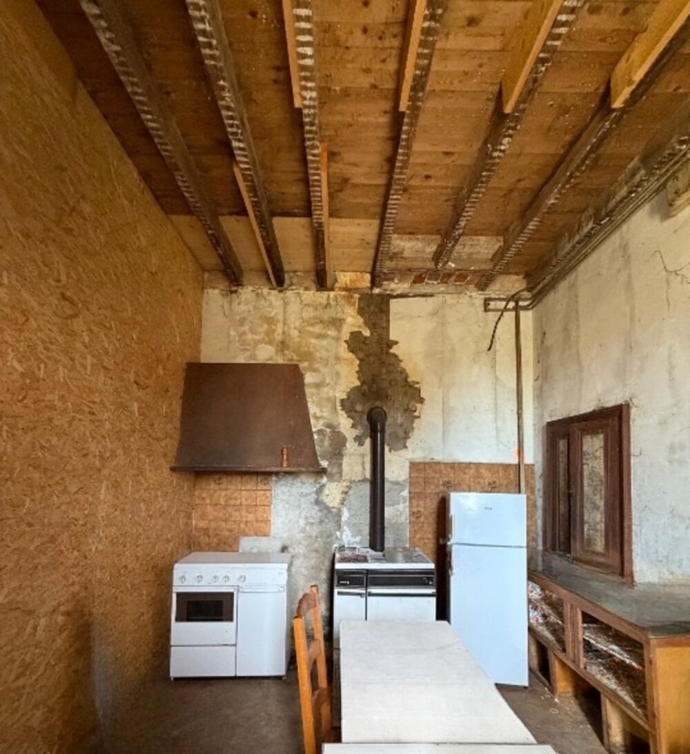 Vente Maison Agris. Maison à réhabiliter de 127 m² sur parcelle de 2255 m² Agris