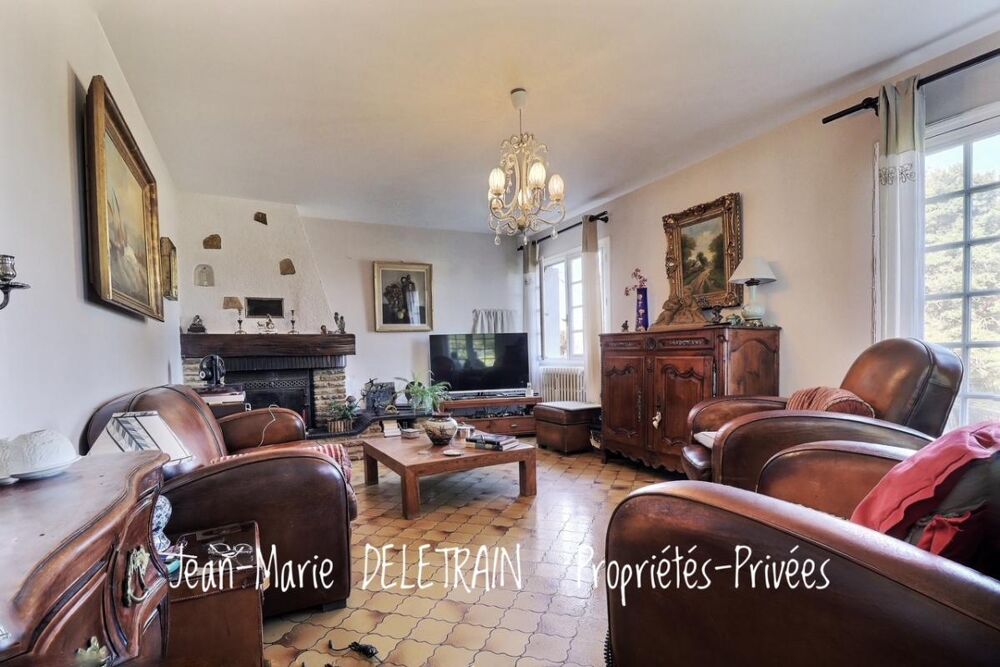 Vente Maison GENSAC ? Maison traditionnelle sur 2 800 m² arborés, sous-sol complet et hangar camping-car, centre du village à pied Gensac
