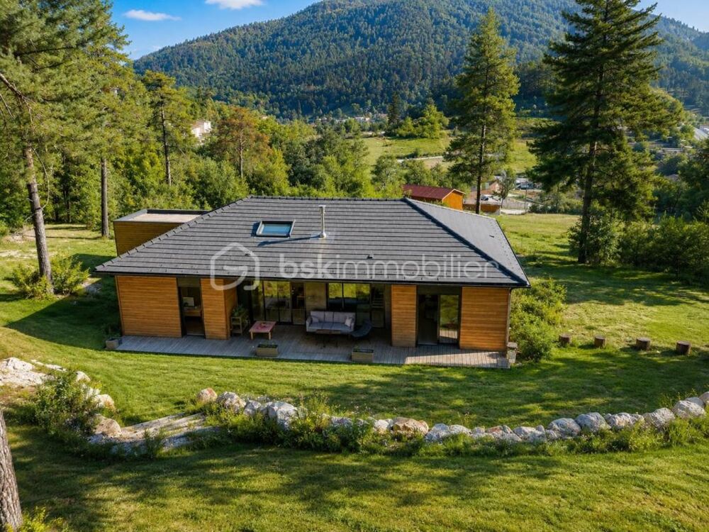 ANNOT  Maison contemporaine d'exception au coeur d'un écrin de nature