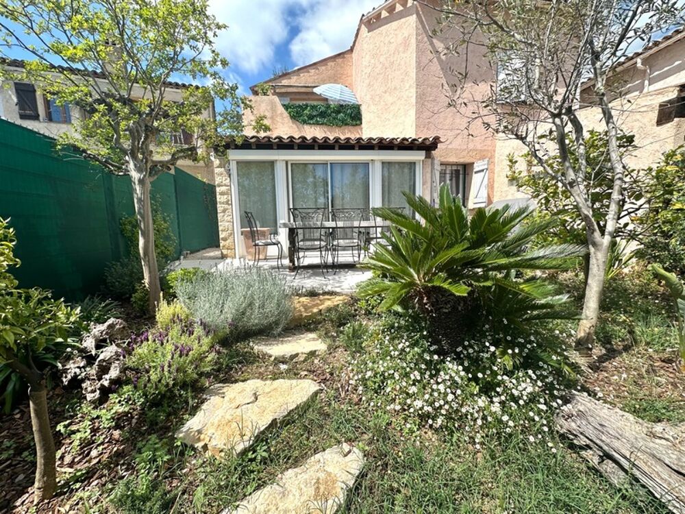 Comme une maison de vacances toute l'année  Maison rénovée avec jardin, deux terrasses et piscine à Grasse Saint-Mathieu
