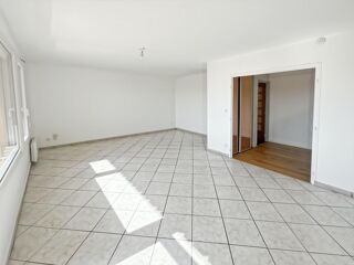  Appartement à louer 4 pièces 107 m²