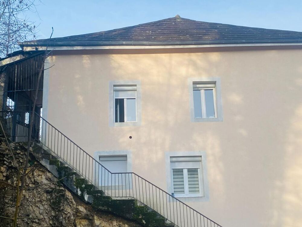 Maison / Immeuble individuel 252 m2- 3 logements- Saint Amour