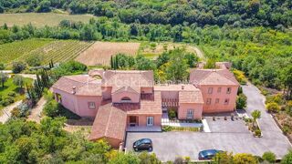  Maison à vendre 15 + pièces 490 m²