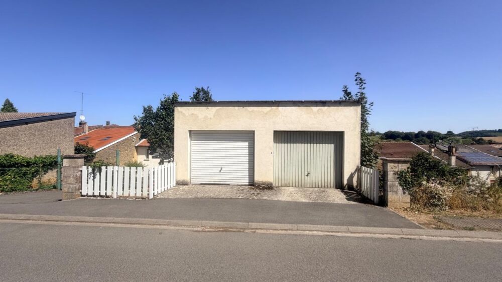 Vente Immeuble IMMEUBLE DE CARACTÈRE À FORT POTENTIEL – 3 LOGEMENTS – JARDIN – GARAGES – MONTMÉDY Montmedy