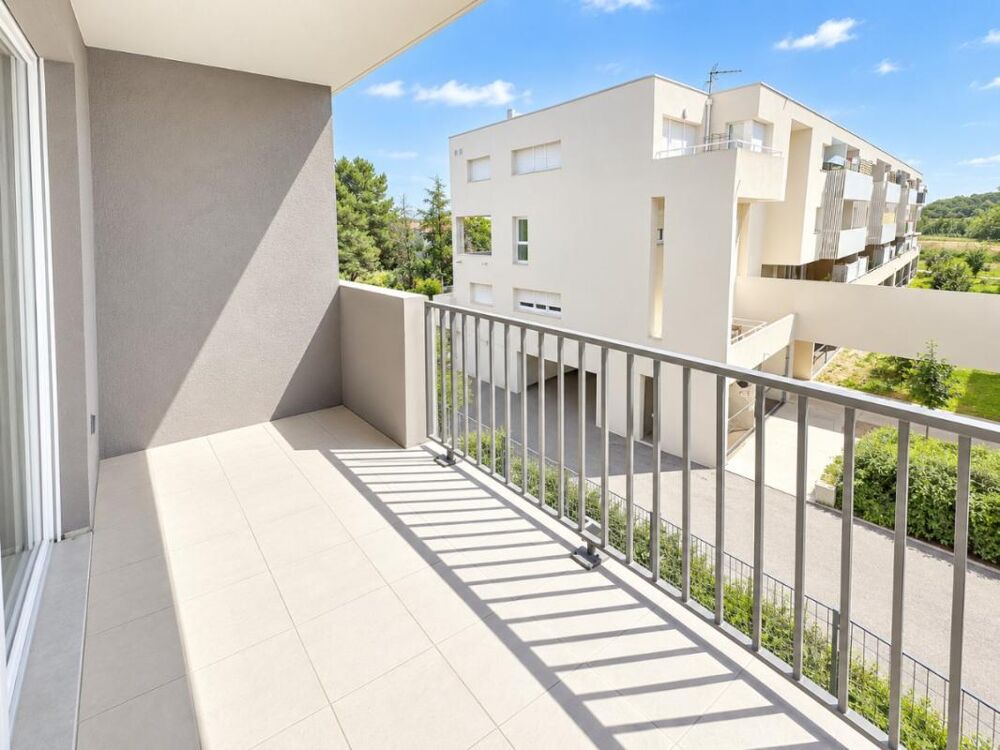 Location Appartement T2 avec parking et terrasse à Arles Arles