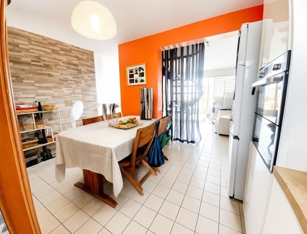 Vente Maison Maison de ville à vendre 4 pièces, 3 à 4 chambres PETIT BOURG (971) Petit bourg
