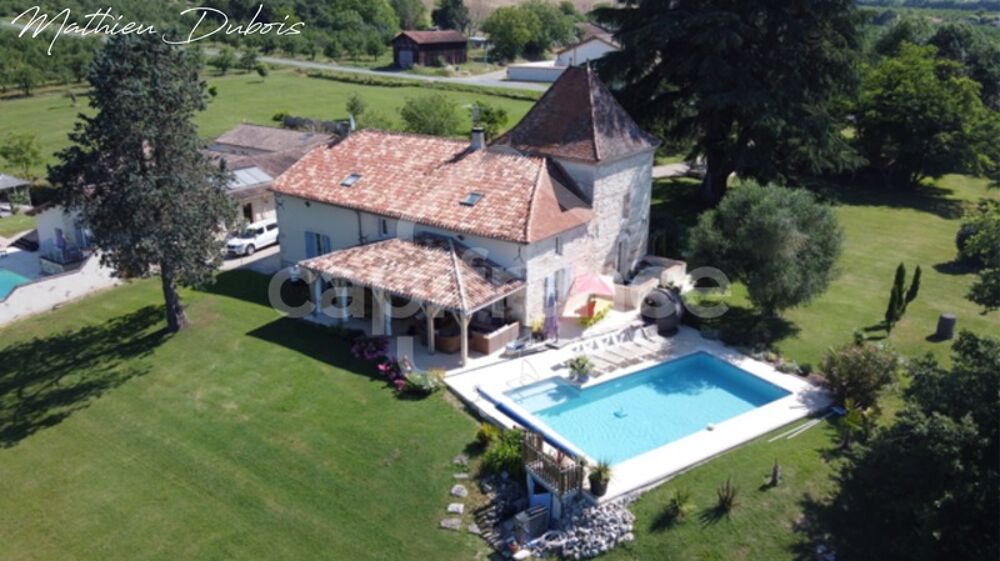 Domaine de prestige avec manoir, gîte et cottage sur 2,2 hectares de terrain paysager  Lot-et-Garonne