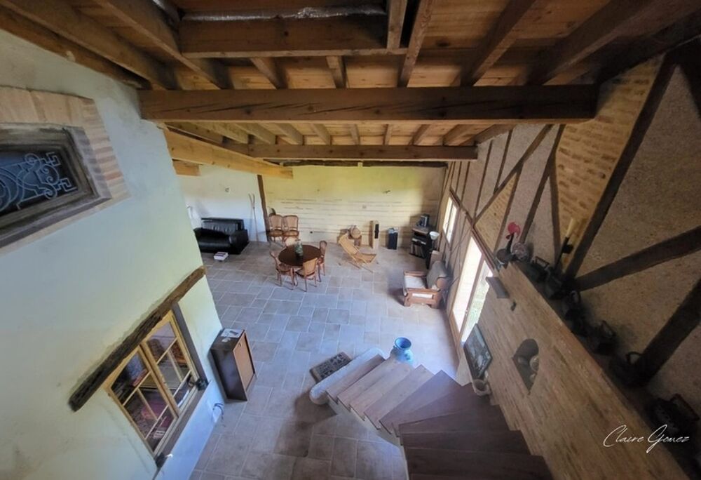 À 5 min de Cadours  Authentique ferme toulousaine de 245 m², en partie rénovée, sur terrain arboré