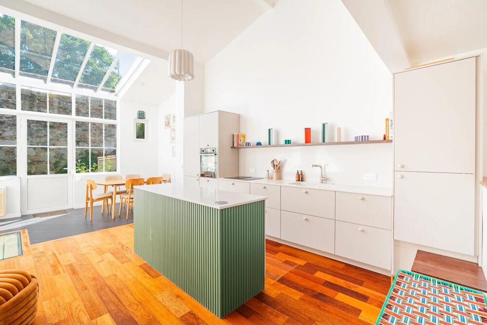 Maison en pierre rénovée de 142m² avec jardin  Saint Seurin