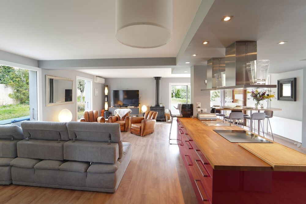 Dpt Haute Garonne (31), à vendre maison P7 de 183 m² - Terrain de 1 816,00 m²