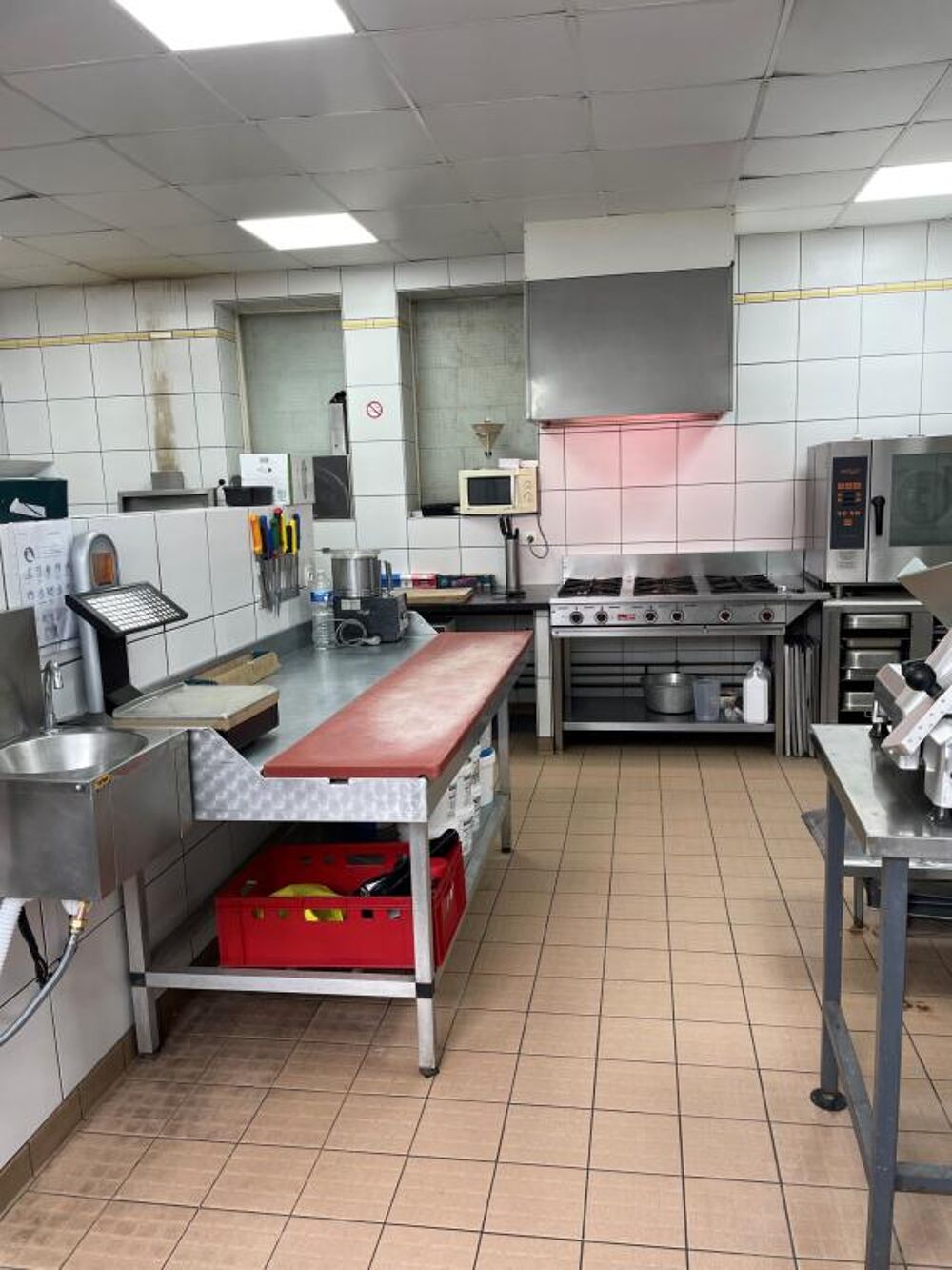 Vente Immeuble NEUVILLE EN FERRAIN-Immeuble de 258 m² à usage commercial et d'habitation avec parking et jardin de 400m2 Neuville en ferrain