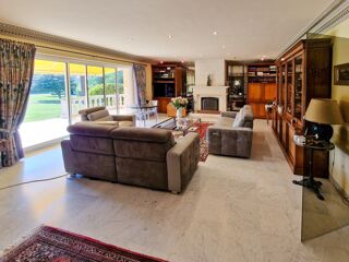  Propriété/château à vendre 9 pièces 320 m²