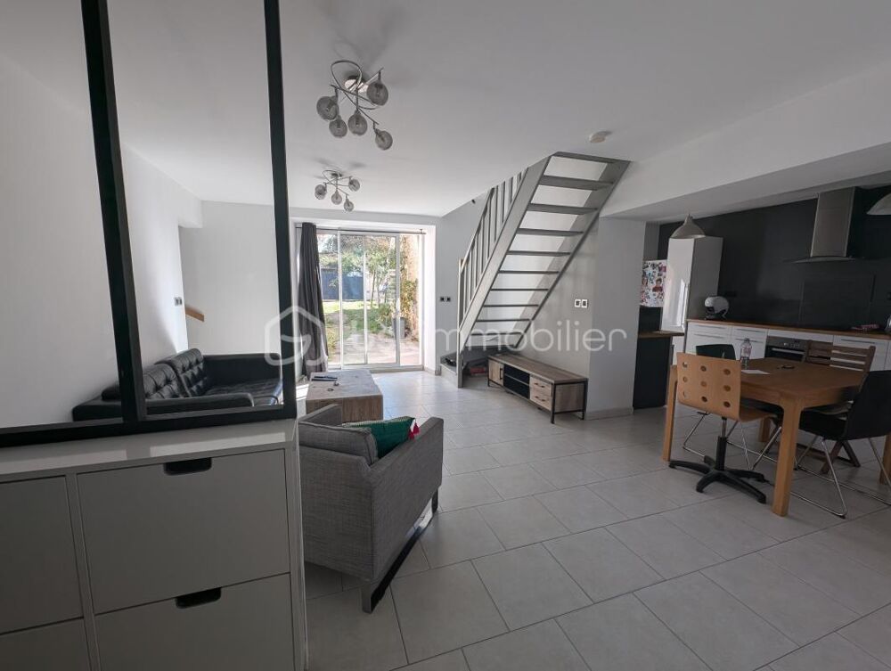Vente Maison LISSES VILLAGE – Maison ancienne rénovée – 3 chambres – jardin clos – 2 stationnements Lisses