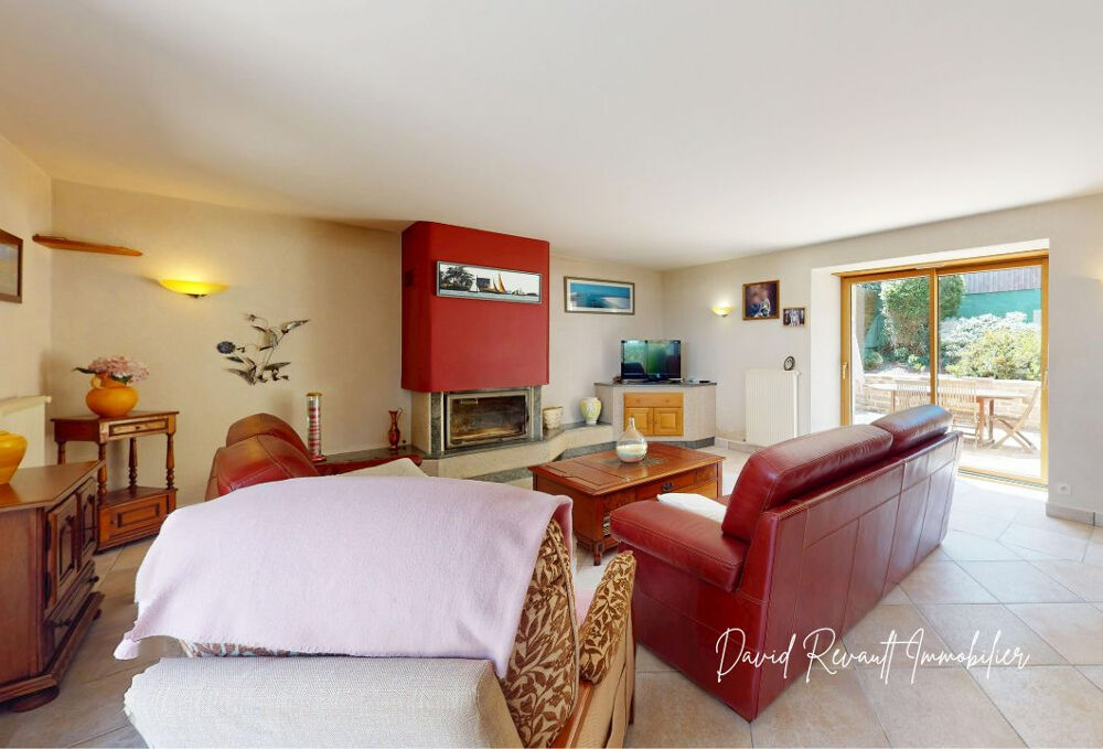 Vente Maison Maison Elven 8 pièce(s) 210 m2- Authentique longère en pierre avec terrain de 3 000 m² (en cours de bornage) ! Elven