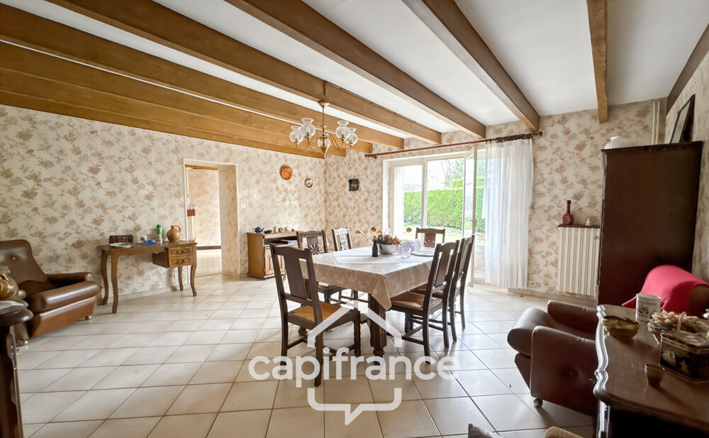 Vente Maison Maison à vendre maison 5 pièces dont 3 chambres VILLIERS (86) Terrain de 1028 m² avec dépendances Villiers