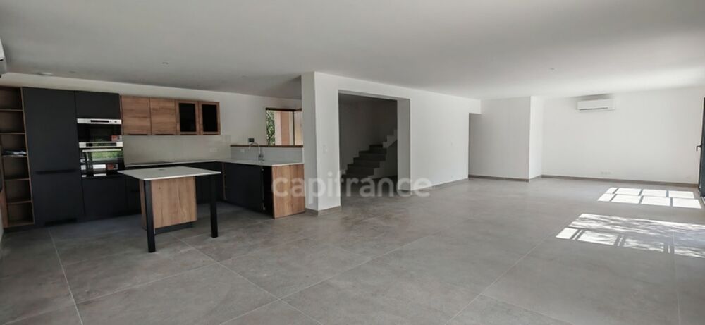 Maison à vendre 6 pièces FONTVIEILLE (13)