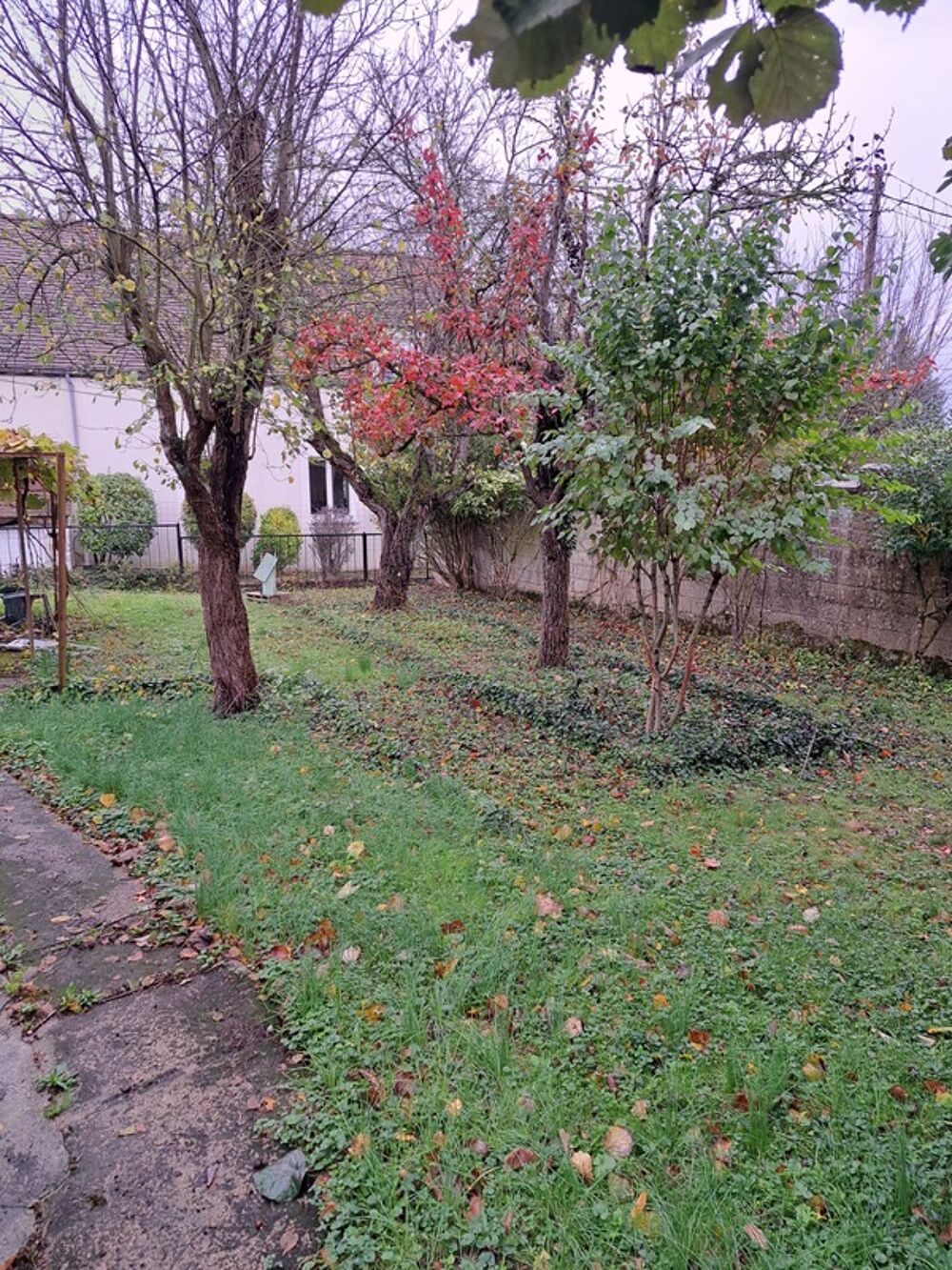 Dans joli village du 77 à 12 mn de Montereau Fault Yonne 77130