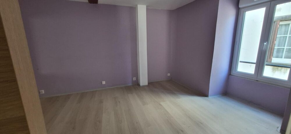 Maison à vendre 90 m² - 5 pièces- 3 chambres- ROMAGNAT (63540)